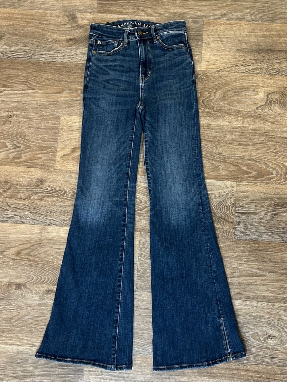 American Eagle Women’s (0) / Girls (12-14) Bell Bottom Flare Dark Wash Jeans